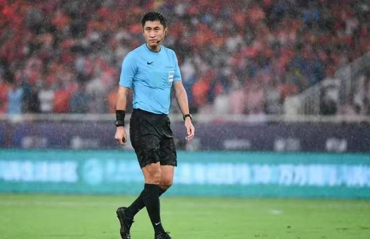 她表示 章子怡任澳门国际影展大使 黑裙优雅现身秀美背 2016-12-09 昨晚，第一届澳门国际影展在澳门文化中心拉开盛大帷幕，汇集亚洲、欧洲、好莱坞的电影人相聚在此。