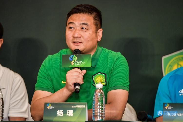 “八级震荡”的产业海啸在特朗普发声过后，美国媒体股市集体下跌；《好莱坞报道者》发表题为“好莱坞或将成为下一个底特律”的文章，指出好莱坞最后可能只剩一具空壳，美国网友集体声讨“这太荒唐了，这不会让好莱坞变得更好，只会让它变得更糟”。