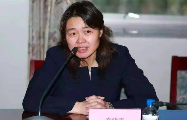 布拉德·皮特亲女儿改名为希·朱莉2025-06-05 安吉丽娜·朱莉新片！